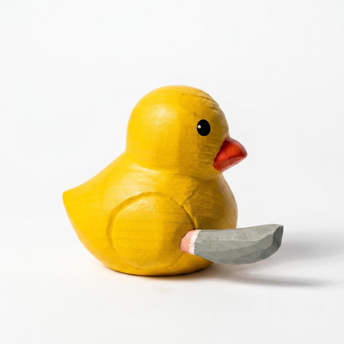 Funny Wooden Duck with Knife Figure Quirky Desk Decor Meme Wood Carving Cheeky Animal Figurine Unique Gag Gift for Co-Worker Humorous Art