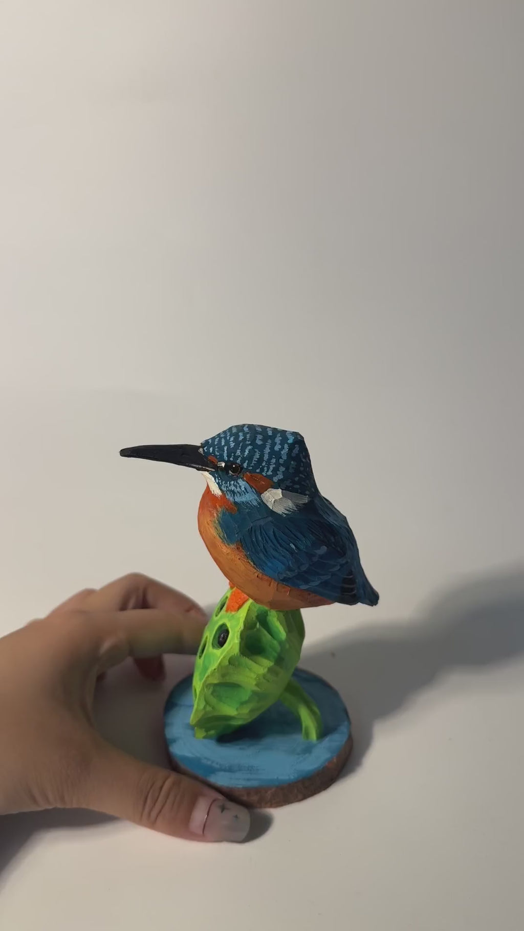 Vibrant Hand-Carved Wooden Kingfisher Figurine Lotus Pod Sculpture Nature Decor Bird Lover Gift product video